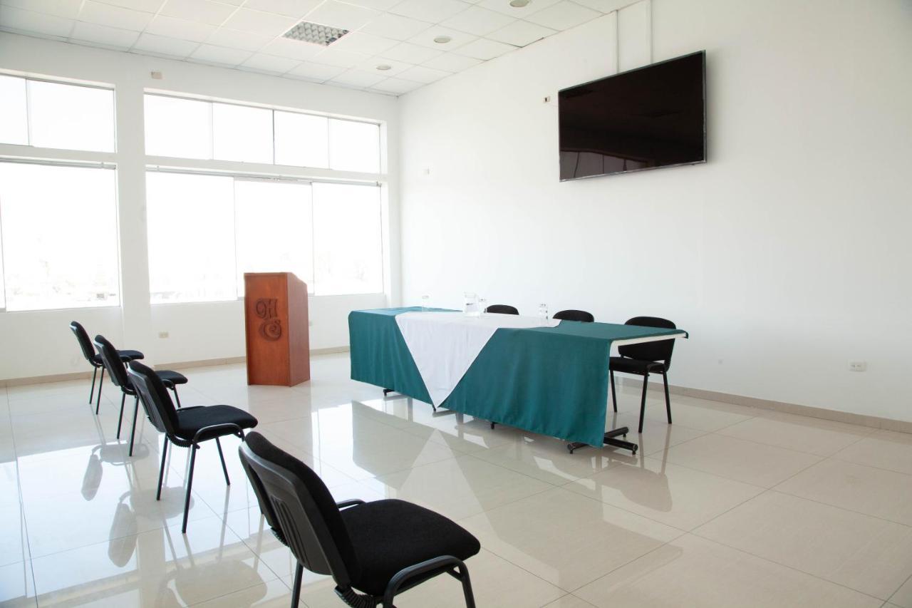 Holiday Suites Τάκνα Εξωτερικό φωτογραφία