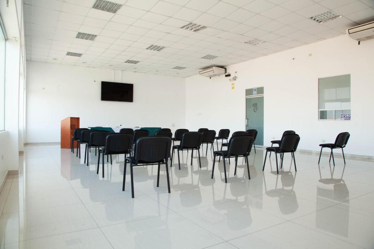 Holiday Suites Τάκνα Εξωτερικό φωτογραφία